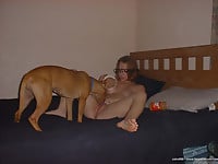 Big-boobed chick with round ass bangs with a trained dog - picture 15