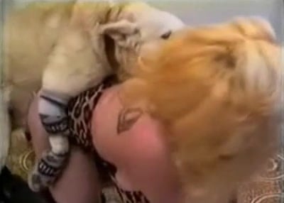 Chessie Moore Dog - Trained white doggy nailed a big-boobed MILF from behind