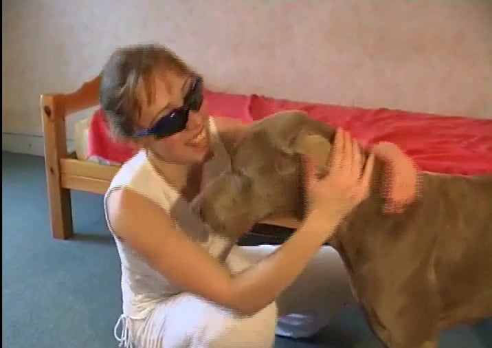 Girl with glasses teaches big dog how to fuck her / Zoo Tube 1