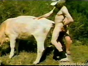 Vintage zoophile sex with a bunch of horny women